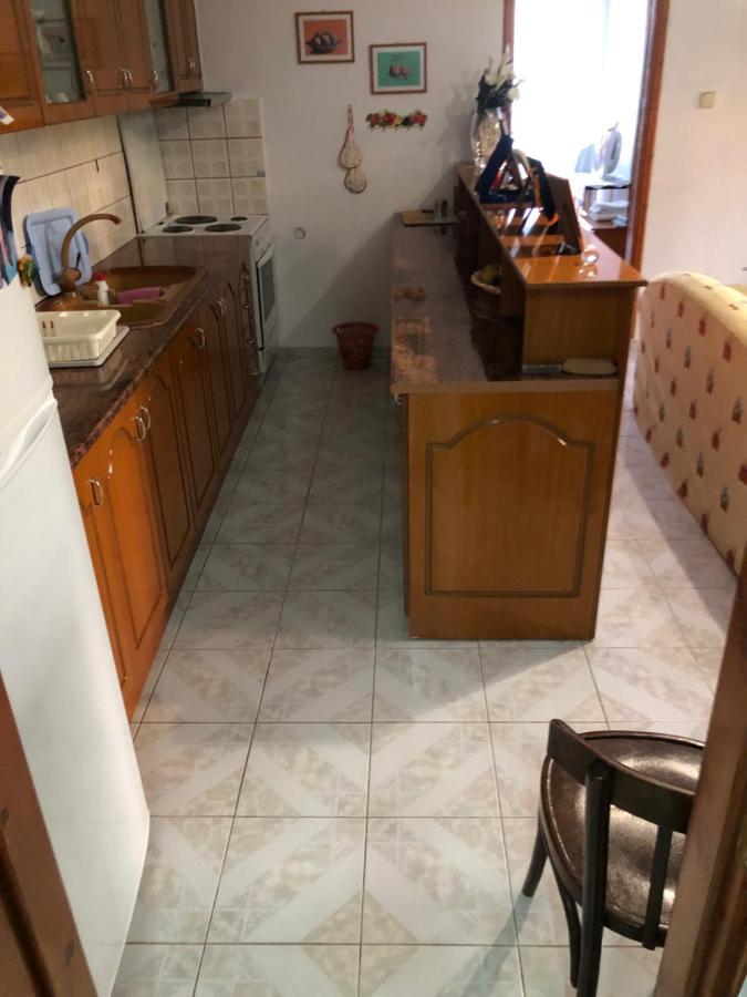 Dina House Apartment Himare Ngoại thất bức ảnh